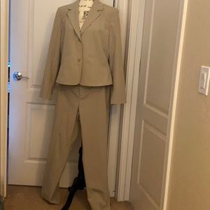 Pin stripe suit inseam 32” fully lined jacket